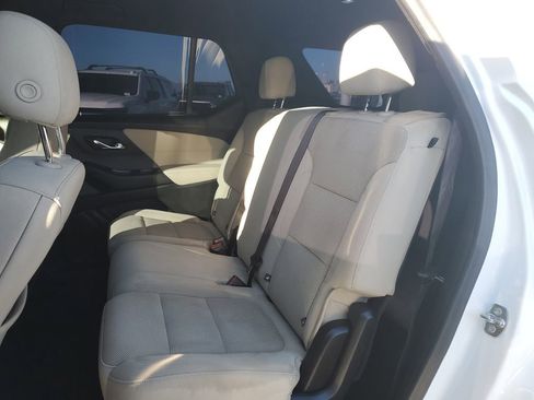 Used 2022 Chevrolet Traverse LS image 12