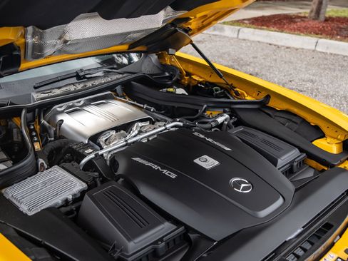 Used 2016 Mercedes-Benz AMG GT S image 10