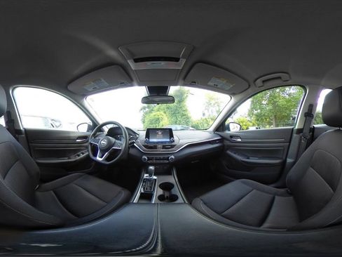 Used 2025 Nissan Altima 2.5 SV FWD image 42