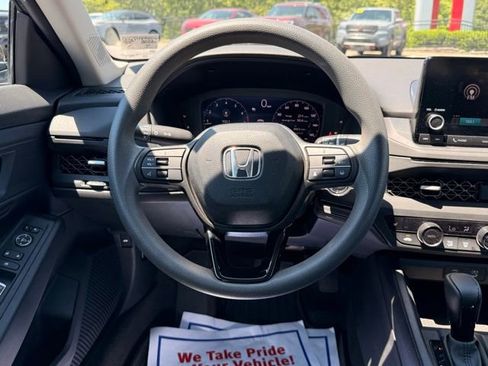 Used 2023 Honda Accord EX image 22