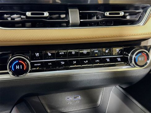 New 2026 Chevrolet Equinox ACTIV w/ Convenience Package III image 10