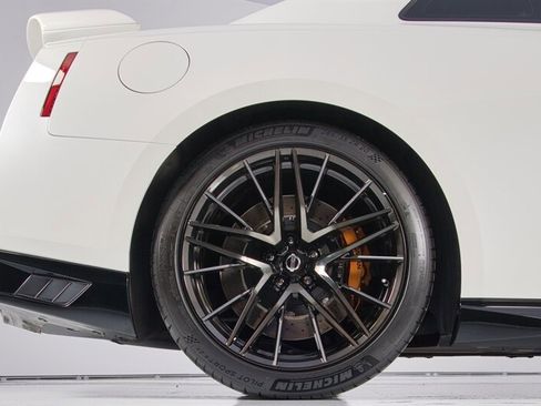 Used 2021 Nissan GT-R Premium image 12