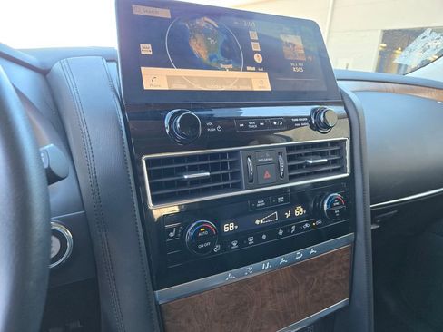 Used 2022 Nissan Armada SL image 17