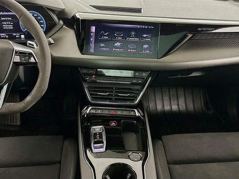 Used 2024 Audi e-tron GT Premium Plus image 11