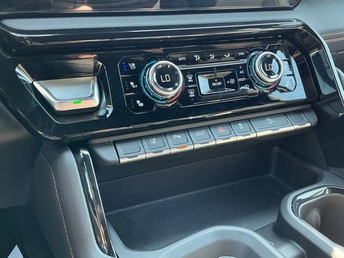 Used 2025 GMC Sierra 2500 AT4 w/ AT4 Premium Plus Package image 51