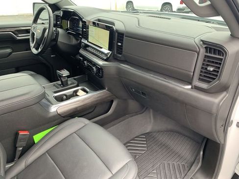Certified 2025 Chevrolet Silverado 1500 LTZ AWD/4WD image 29