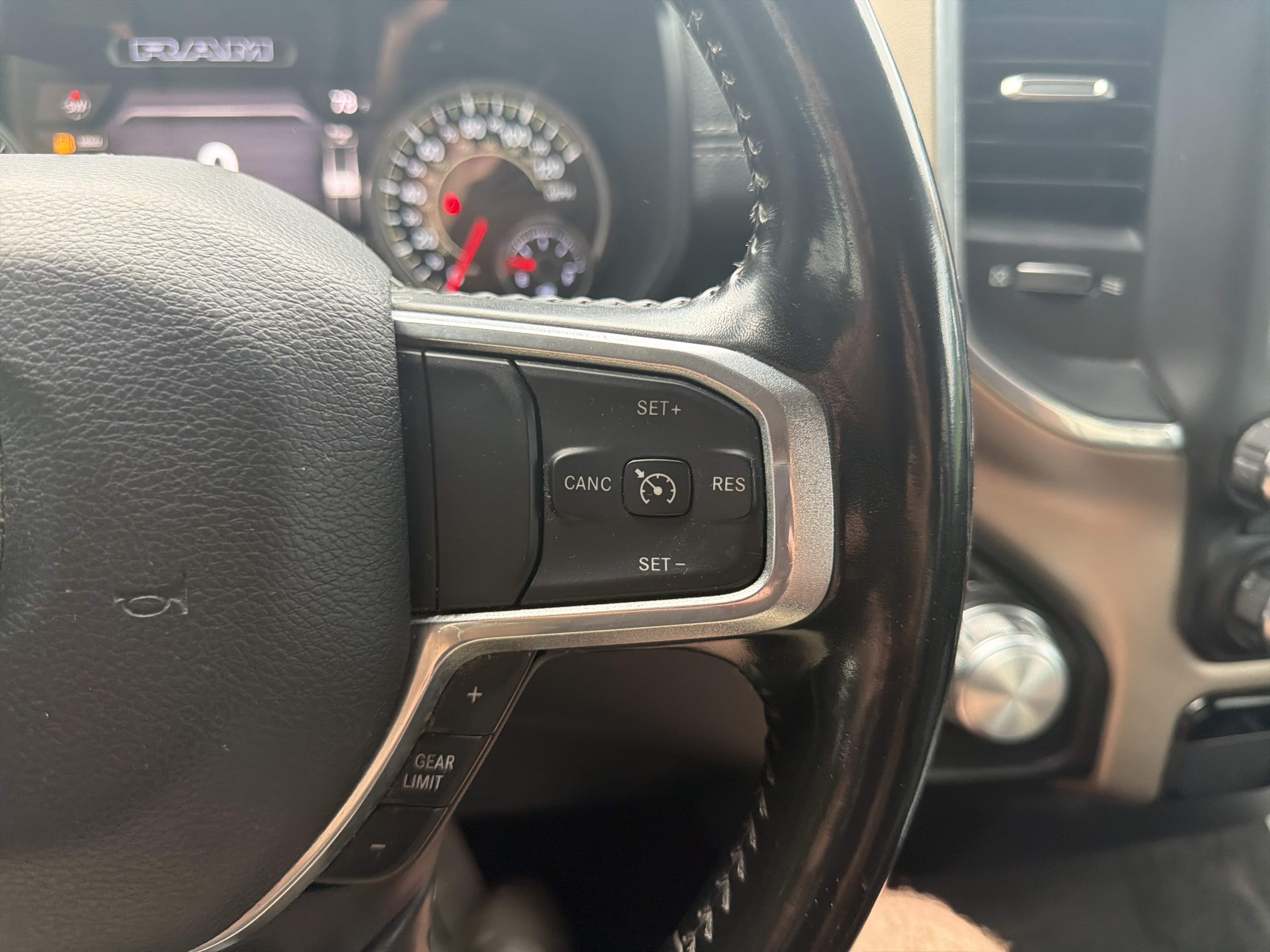 Used 2021 RAM 1500 Laramie AWD/4WD image 19