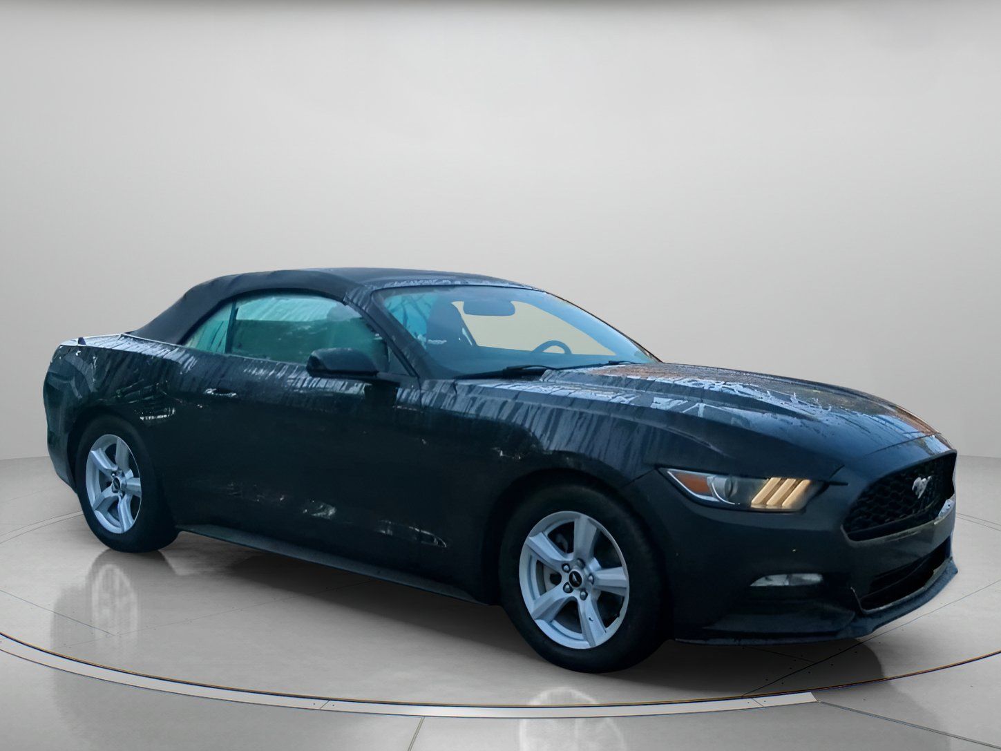 Used 2016 Ford Mustang Convertible RWD image 36