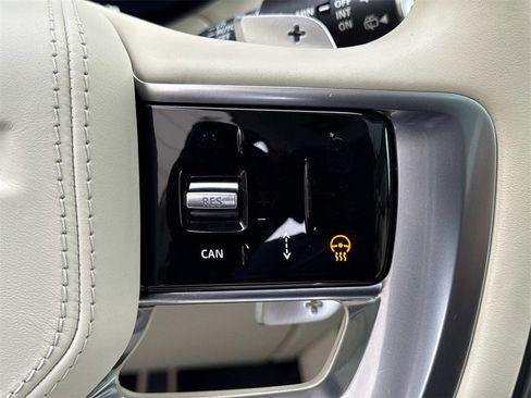Used 2023 Land Rover Range Rover SE image 28