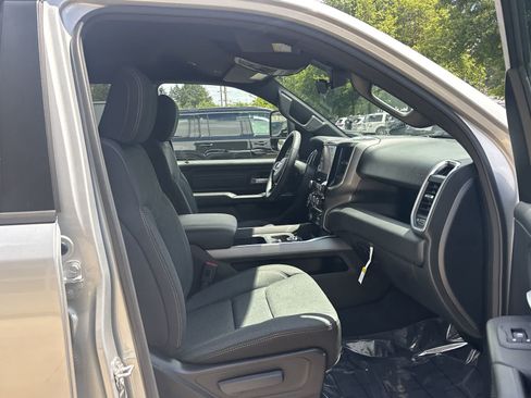 New 2026 RAM 1500 Express AWD/4WD image 9