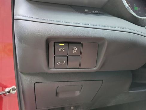 Used 2023 Toyota Highlander L image 27