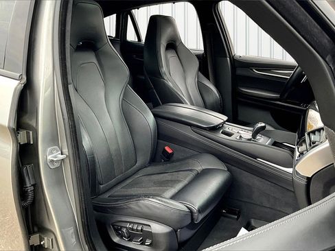 Used 2018 BMW X6 M image 29