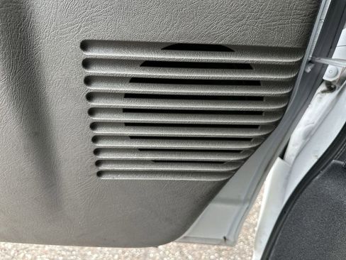 Used 2023 GMC Savana 2500 w/ Driver Convenience Package image 21