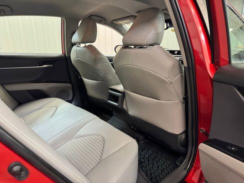 Used 2020 Toyota Camry SE w/ Convenience Package image 21