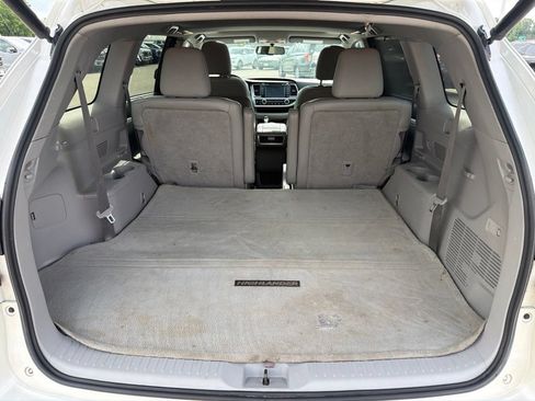 Used 2016 Toyota Highlander XLE AWD/4WD image 19