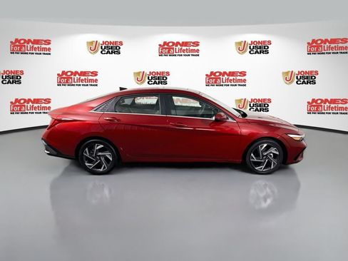 Certified 2025 Hyundai Elantra SEL FWD image 18