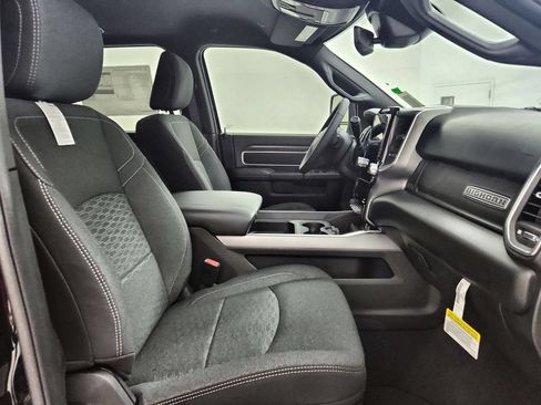 New 2026 RAM 2500 Big Horn AWD/4WD image 25