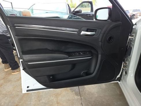 Used 2021 Chrysler 300 Touring L image 34