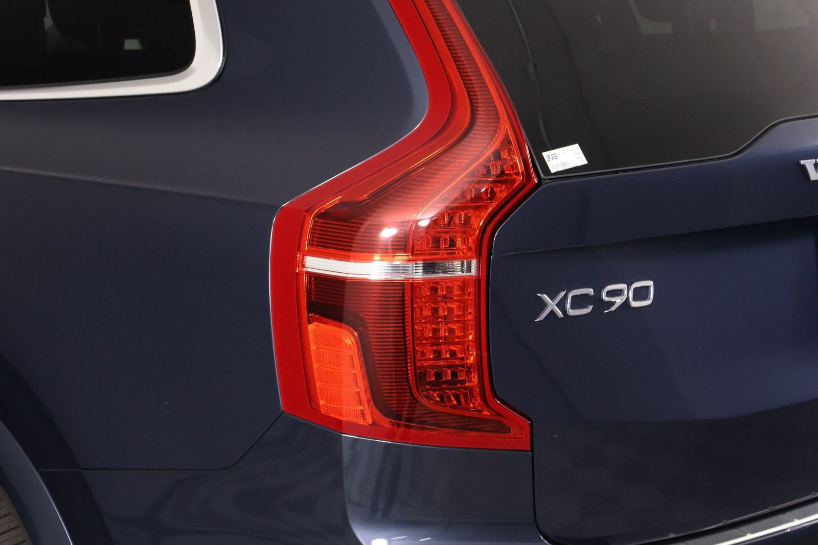 Used 2025 Volvo XC90 T8 Plus AWD/4WD image 18