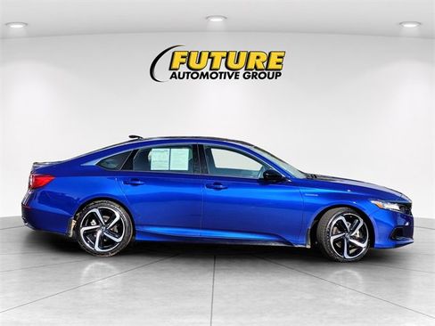 Used 2022 Honda Accord Sport image 4