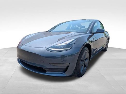 Used 2022 Tesla Model 3 Long Range AWD/4WD image 3