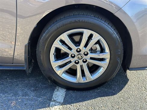 Certified 2023 Toyota Sienna Platinum image 26