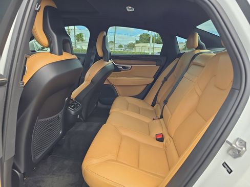 Used 2017 Volvo S90 T6 Inscription w/ Vision Package image 13