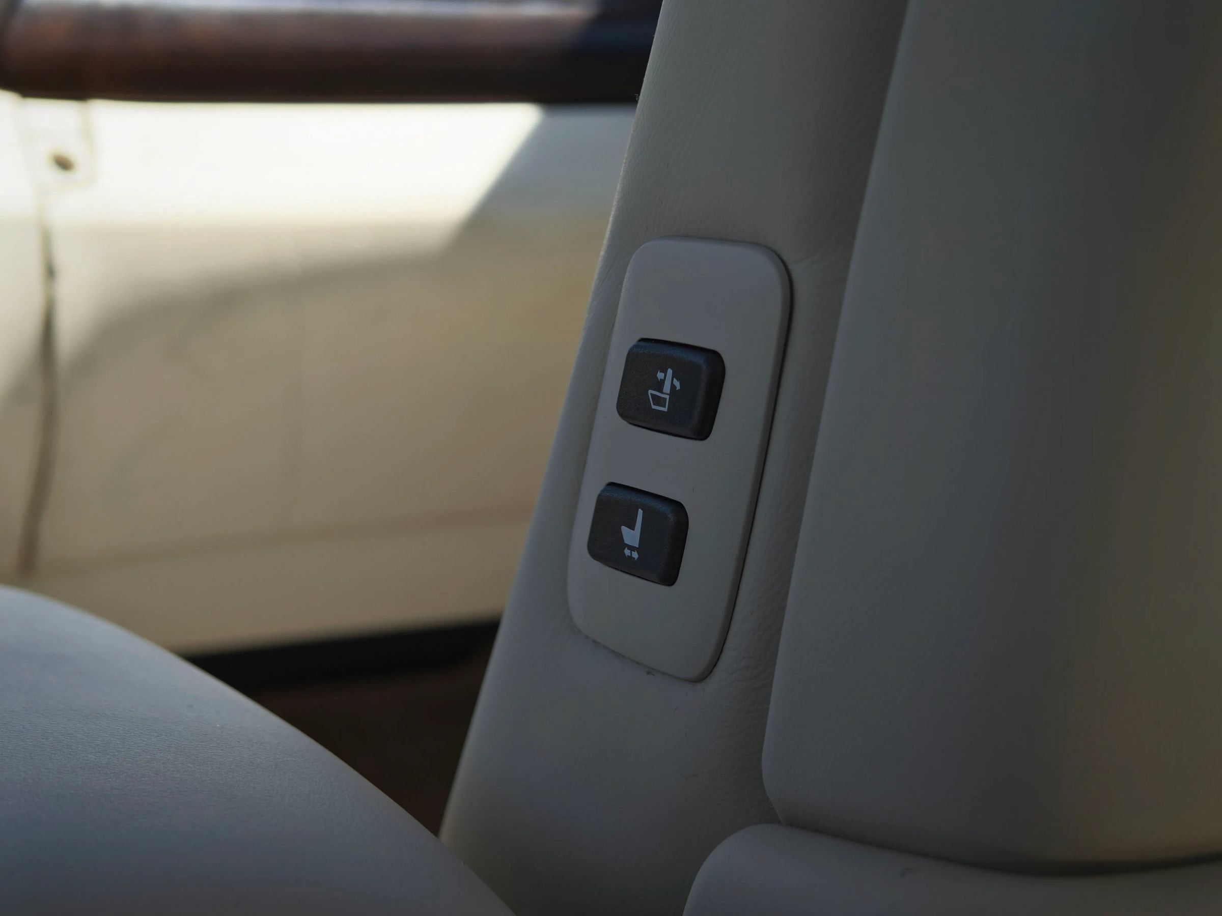 Used 2007 Lexus LS 460 RWD image 44