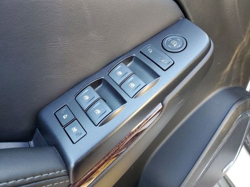 Used 2018 GMC Yukon SLE image 21