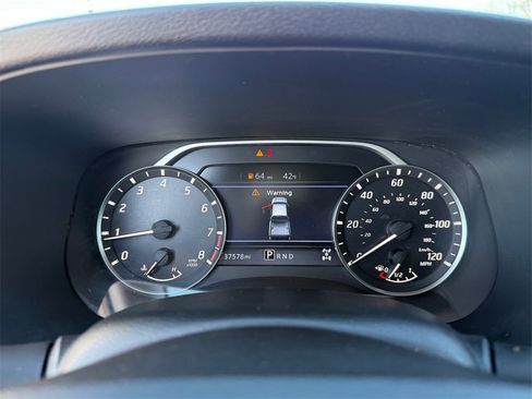 Certified 2024 Nissan Frontier SV image 29