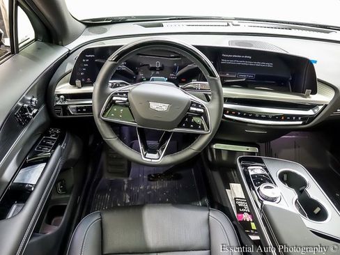 New 2025 Cadillac Lyriq Luxury image 11