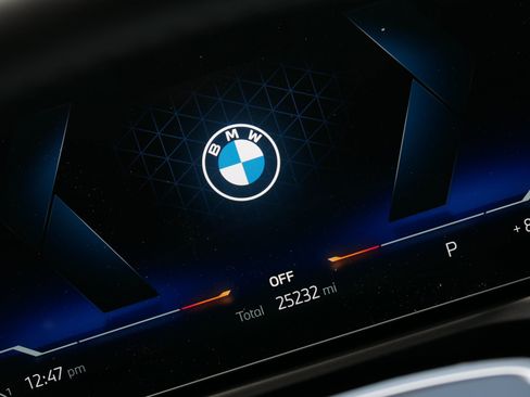 Certified 2025 BMW 330i Sedan w/ Premium Package RWD image 36