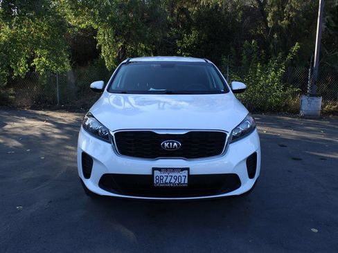 Used 2020 Kia Sorento LX FWD image 2