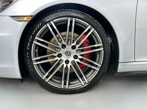 Used 2015 Porsche 911 Targa 4S image 11