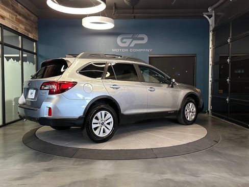 Used 2017 Subaru Outback 2.5i Premium AWD/4WD image 3