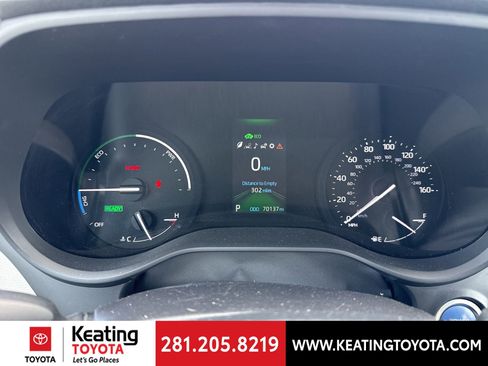 Used 2024 Toyota Sienna XLE image 17