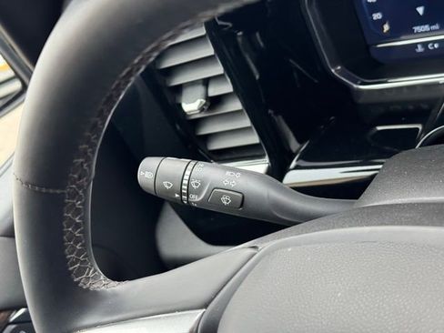 Used 2025 Chevrolet Silverado 1500 LT image 25