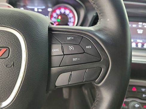 Used 2019 Dodge Challenger SXT image 21