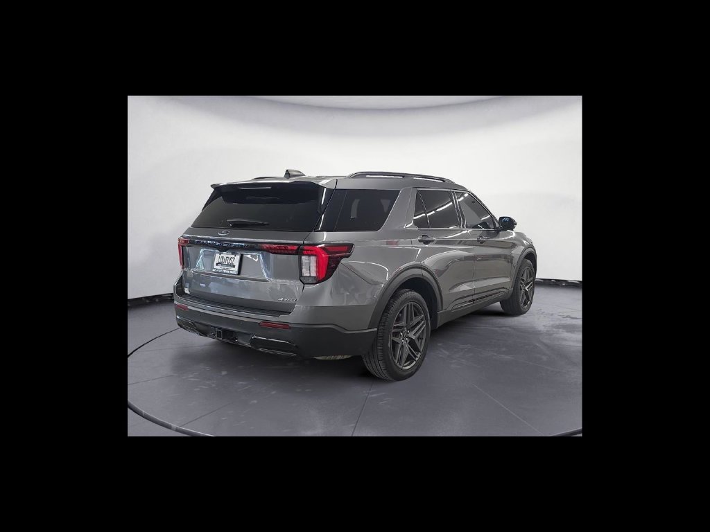 Used 2025 Ford Explorer ST-Line w/ Premium Package AWD/4WD image 6