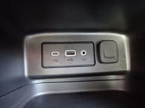 Used 2023 Chevrolet Equinox LT image 18