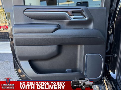 Used 2024 GMC Sierra 3500 SLT w/ SLT Premium Package image 21