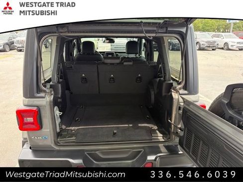 Used 2021 Jeep Wrangler Unlimited Sahara w/ Cold Weather Group AWD/4WD image 9