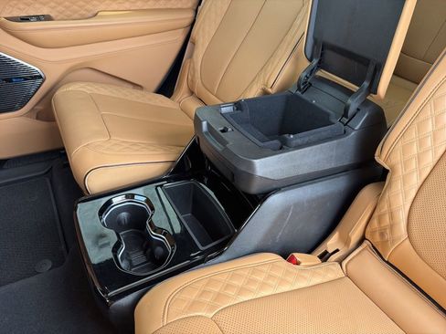 Used 2024 Jeep Grand Cherokee L Summit AWD/4WD image 24