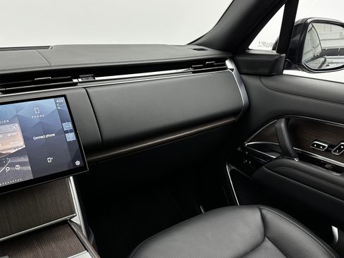 Used 2025 Land Rover Range Rover Long Wheelbase SE image 35