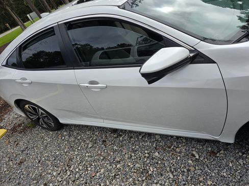 Used 2017 Honda Civic EX-T image 4