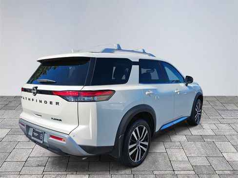 Used 2024 Nissan Pathfinder Platinum w/ Black Appearance Package image 7