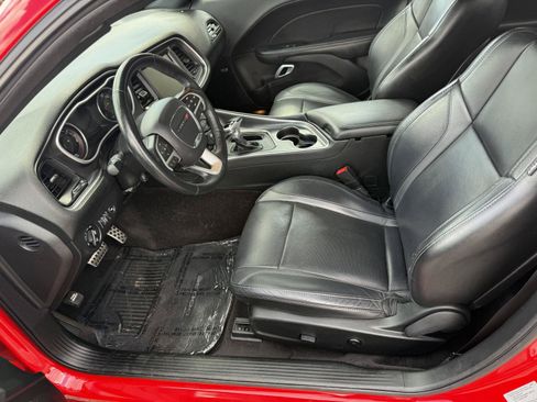 Used 2016 Dodge Challenger SXT Plus RWD image 11