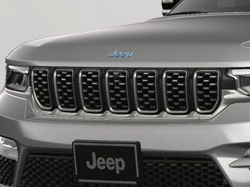 New 2024 Jeep Grand Cherokee Summit AWD/4WD image 15