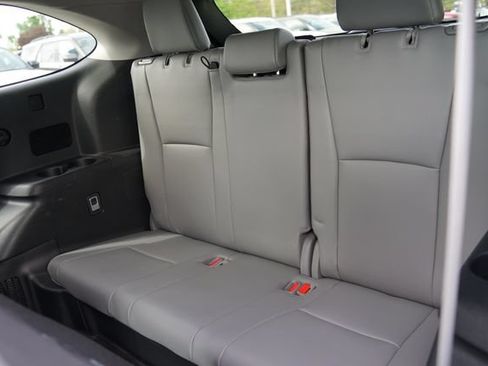Used 2023 Toyota Highlander XLE AWD/4WD image 8