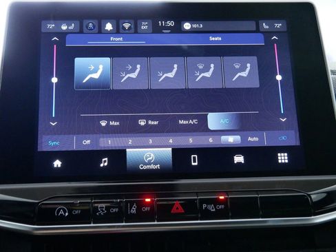 New 2025 Jeep Compass Limited image 39